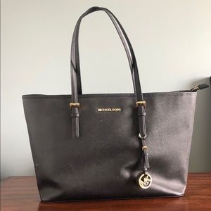 Jet set travel tote